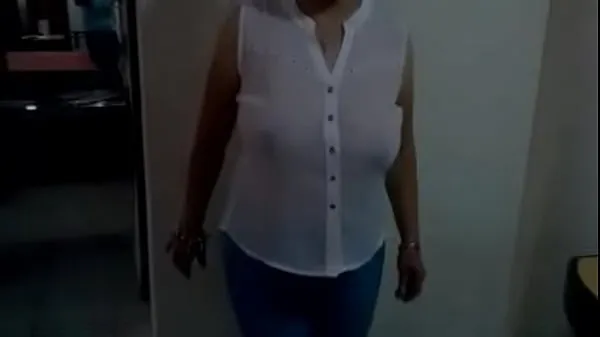 Hot how my wife's tits move totalt rör