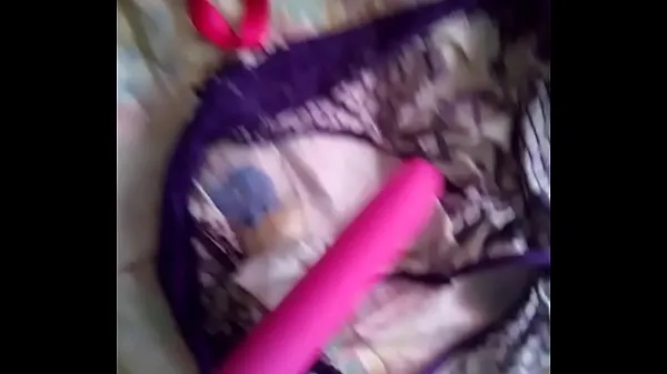 گرم I found her vibrator and my step cousin's thongs there is no one in the house کل ٹیوب