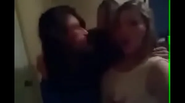 Gorąca Lesbian brunettes banging while he recorded them całkowita rura