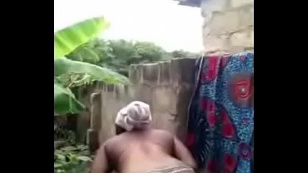 ホット Busola Naija Girl Bathing Video Busted Online 合計チューブ