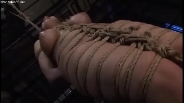 Chaud Une pute asiatique en shibari se fait fesser Tube total