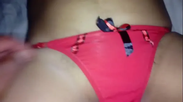 Hot Releasing the red thong that looks rich celková trubica