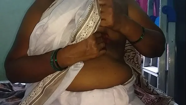 Caliente sur de la india desi mallu sexy vanitha sin blusa mostrar grandes tetas y afeitado COÑO tubo total