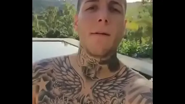 Hot Alex Caniggia touches his cock totalt rör