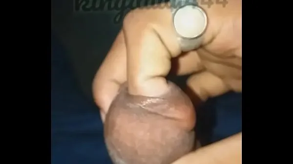 Vroča Desi Indian guy with foreskin have a huge cumshot skupna cev