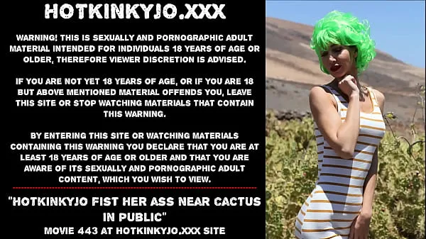 Quente Hotkinkyjo fist her ass near cactus in public tubo total