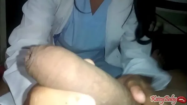 Quente O médico cura minha impotência com uma mega chupada tubo total