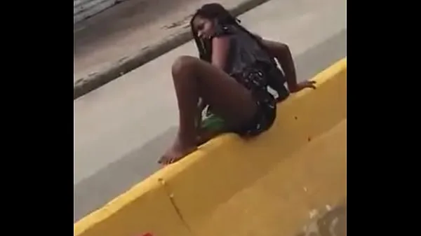 Hot Venezuelan wanting to be a dick masturbates in the middle of the road συνολικός σωλήνας