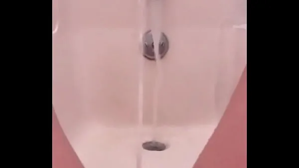 Hot 18 yo pissing fountain in the bath total Tube