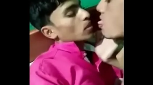 인기 총 Gay Indians Kissing Each Other개 튜브