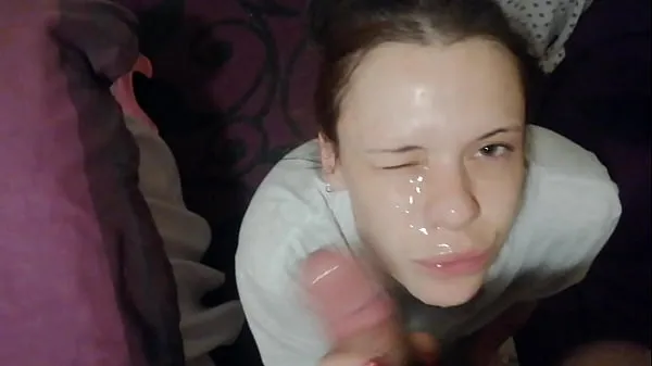 Naughty brunette gets a cum facial after being face fucked إجمالي الأنبوبة الساخنة