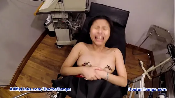 Chaud Bratty Asian Raya Nguyen s'introduit dans la mauvaise maison, se fait assommer par un médecin et finit par faire son premier porno de tous les temps - EXCLUSIVEMENT Tube total