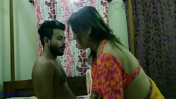 Quente Bengali Milf Tia vs College boy !! Dê aluguel de casa ou me foda agora !!! com áudio bangla tubo total