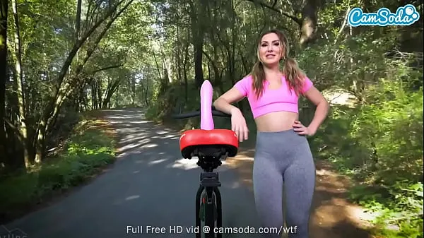 Chaud La sexy Paige Owens fait son premier tour de vélo avec un gode anal Tube total