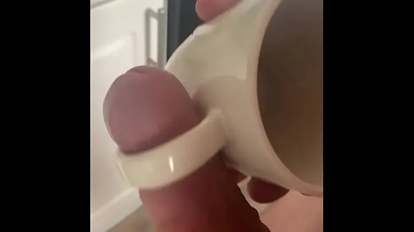 Caliente Dared to fuck different objects around the house tubo total