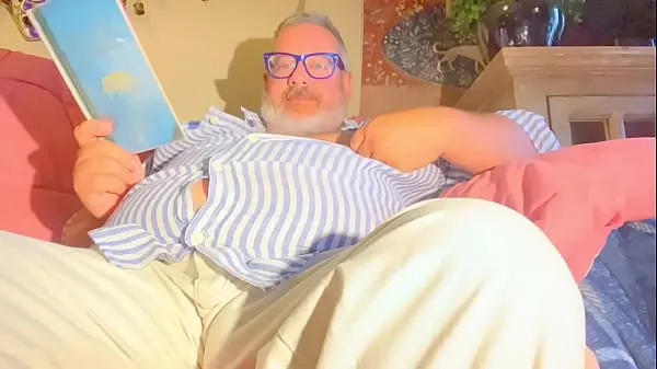 Hot Fat English professor gets naked and shows his fat ass and cums totalt rör