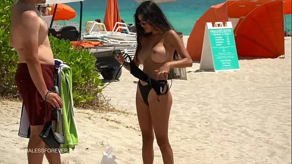 گرم Huge boob hotwife at the beach کل ٹیوب