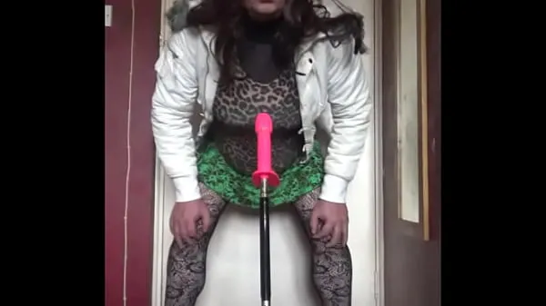 Hot bisexual crossdresser wants to be filmed while getting his anal pussy fucked by a real cock instead of this dildo machine fucking him part 41 Tubo totale